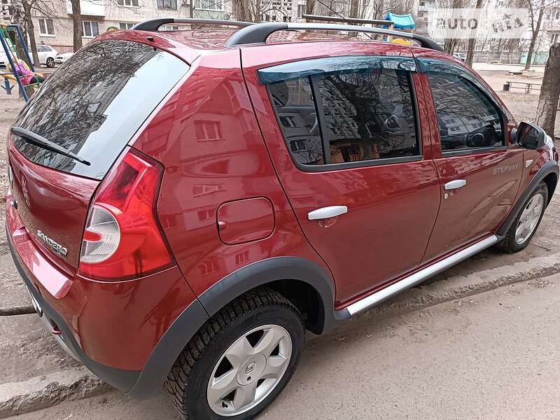 Позашляховик / Кросовер Renault Sandero StepWay 2011 в Харкові