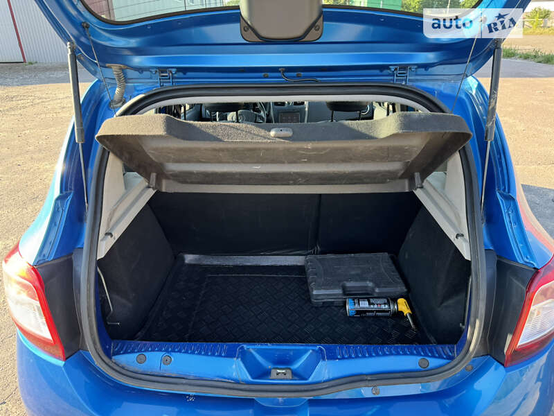 Хэтчбек Renault Sandero StepWay 2016 в Сарнах