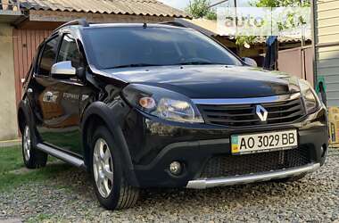 Внедорожник / Кроссовер Renault Sandero StepWay 2012 в Сваляве