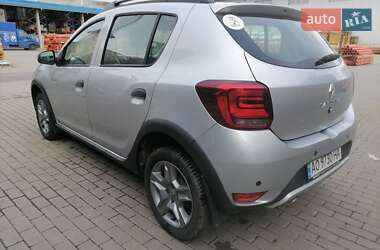 Хэтчбек Renault Sandero StepWay 2020 в 