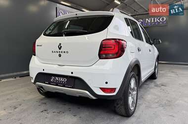Хетчбек Renault Sandero StepWay 2019 в 