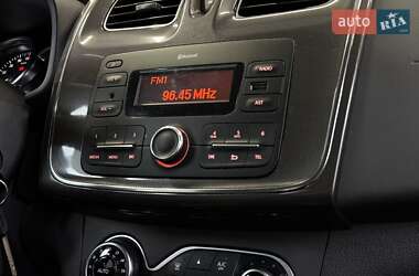 Хетчбек Renault Sandero StepWay 2019 в 