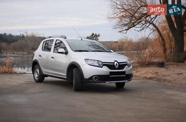 Внедорожник / Кроссовер Renault Sandero StepWay 2014 в Киеве