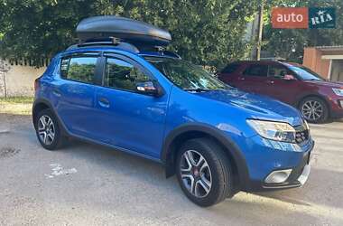 Хэтчбек Renault Sandero StepWay 2019 в 