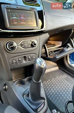 Хэтчбек Renault Sandero StepWay 2019 в 