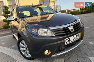 Внедорожник / Кроссовер Renault Sandero StepWay 2010 в 