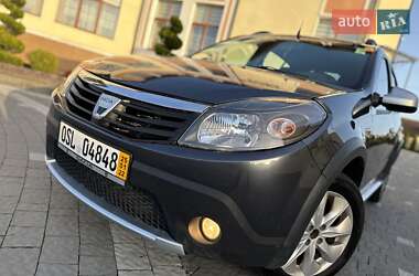 Внедорожник / Кроссовер Renault Sandero StepWay 2010 в 