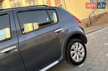 Внедорожник / Кроссовер Renault Sandero StepWay 2010 в 