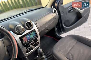 Внедорожник / Кроссовер Renault Sandero StepWay 2010 в 