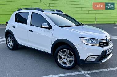 Хэтчбек Renault Sandero StepWay 2021 в 