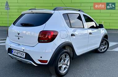Хэтчбек Renault Sandero StepWay 2021 в 