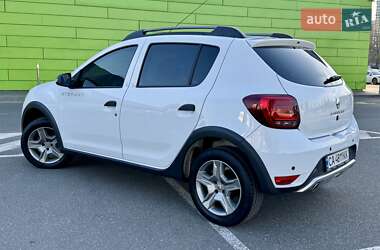Хэтчбек Renault Sandero StepWay 2021 в 