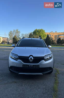 Внедорожник / Кроссовер Renault Sandero StepWay 2013 в 