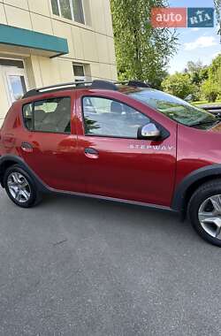 Хэтчбек Renault Sandero StepWay 2020 в 