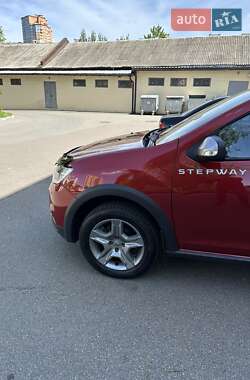 Хэтчбек Renault Sandero StepWay 2020 в 