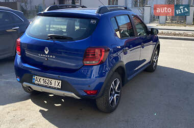 Хэтчбек Renault Sandero StepWay 2020 в 