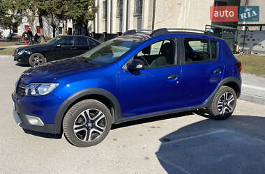Хэтчбек Renault Sandero StepWay 2020 в 