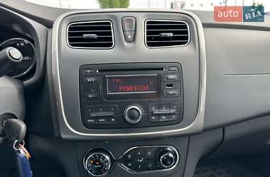 Внедорожник / Кроссовер Renault Sandero StepWay 2015 в 