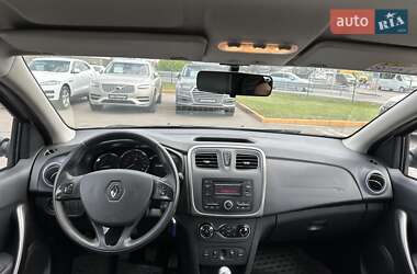 Внедорожник / Кроссовер Renault Sandero StepWay 2015 в 