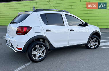 Хетчбек Renault Sandero StepWay 2021 в 