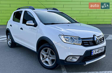 Хетчбек Renault Sandero StepWay 2021 в 
