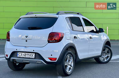 Хетчбек Renault Sandero StepWay 2021 в 