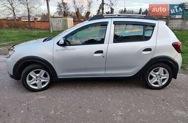 Позашляховик / Кросовер Renault Sandero StepWay 2013 в 