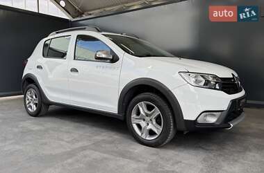 Хэтчбек Renault Sandero StepWay 2019 в 