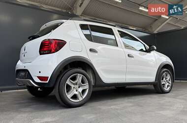 Хэтчбек Renault Sandero StepWay 2019 в 