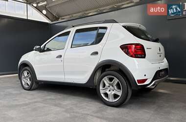 Хэтчбек Renault Sandero StepWay 2019 в 