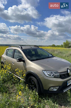 Хэтчбек Renault Sandero StepWay 2019 в 