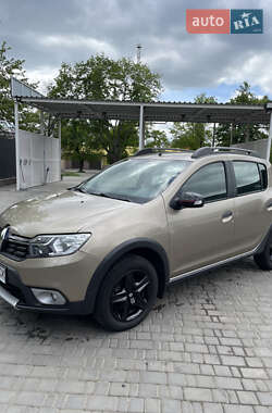Хэтчбек Renault Sandero StepWay 2019 в 