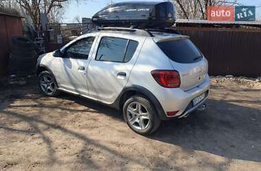 Хэтчбек Renault Sandero StepWay 2018 в 