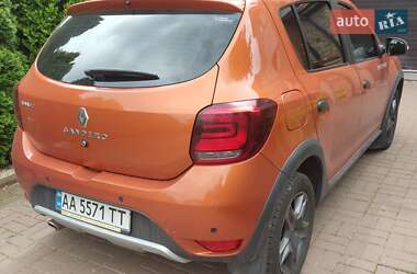 Хэтчбек Renault Sandero StepWay 2017 в 