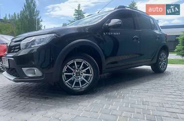 Хэтчбек Renault Sandero StepWay 2020 в 