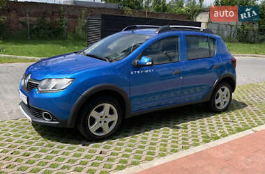 Внедорожник / Кроссовер Renault Sandero StepWay 2015 в Львове
