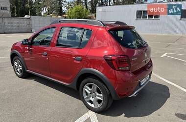 Хетчбек Renault Sandero StepWay 2019 в 