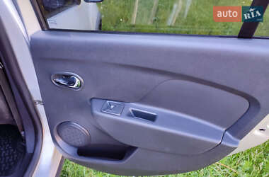 Внедорожник / Кроссовер Renault Sandero StepWay 2013 в 