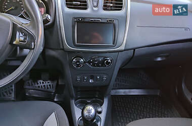 Внедорожник / Кроссовер Renault Sandero StepWay 2013 в 