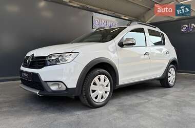 Хэтчбек Renault Sandero StepWay 2019 в 