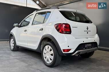 Хэтчбек Renault Sandero StepWay 2019 в 