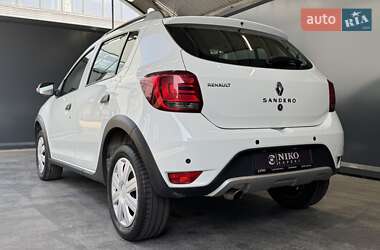 Хэтчбек Renault Sandero StepWay 2019 в 