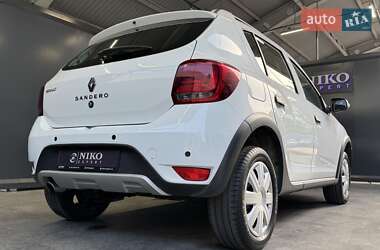 Хэтчбек Renault Sandero StepWay 2019 в 