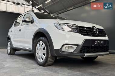 Хэтчбек Renault Sandero StepWay 2019 в 