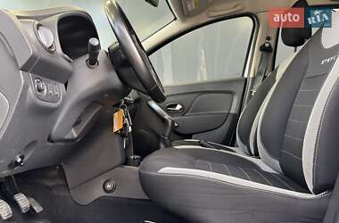 Хэтчбек Renault Sandero StepWay 2019 в 