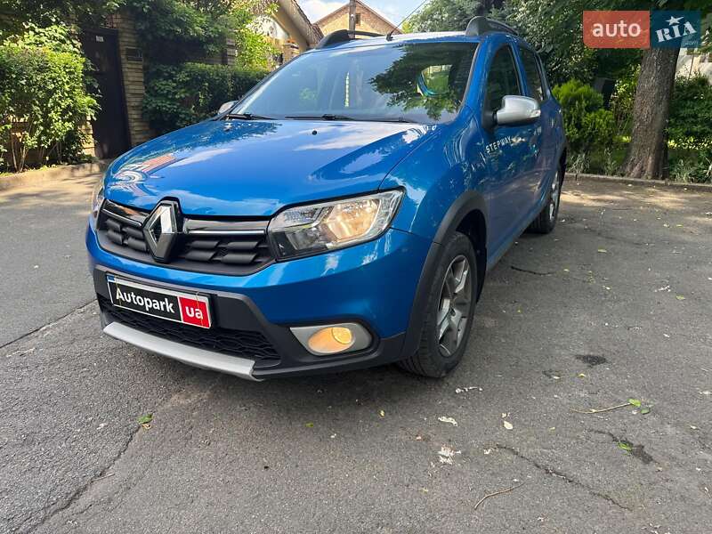 Хэтчбек Renault Sandero StepWay 2020 в 