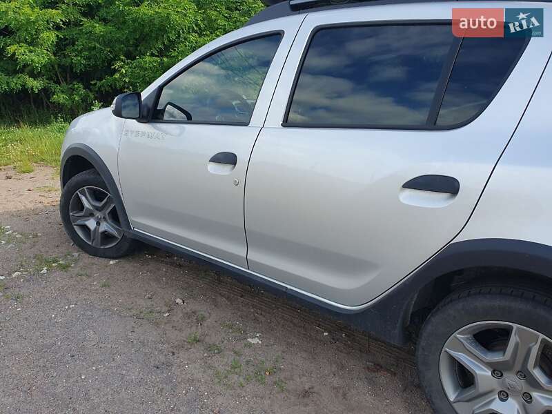 Хэтчбек Renault Sandero StepWay 2018 в Киеве