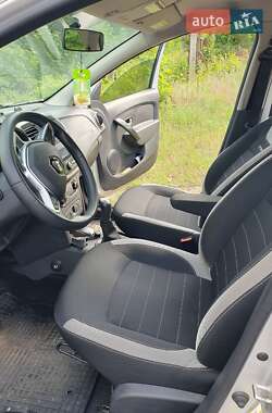 Хэтчбек Renault Sandero StepWay 2018 в 