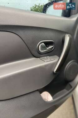 Хэтчбек Renault Sandero StepWay 2018 в 