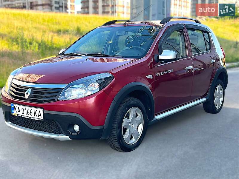 Внедорожник / Кроссовер Renault Sandero StepWay 2012 в 